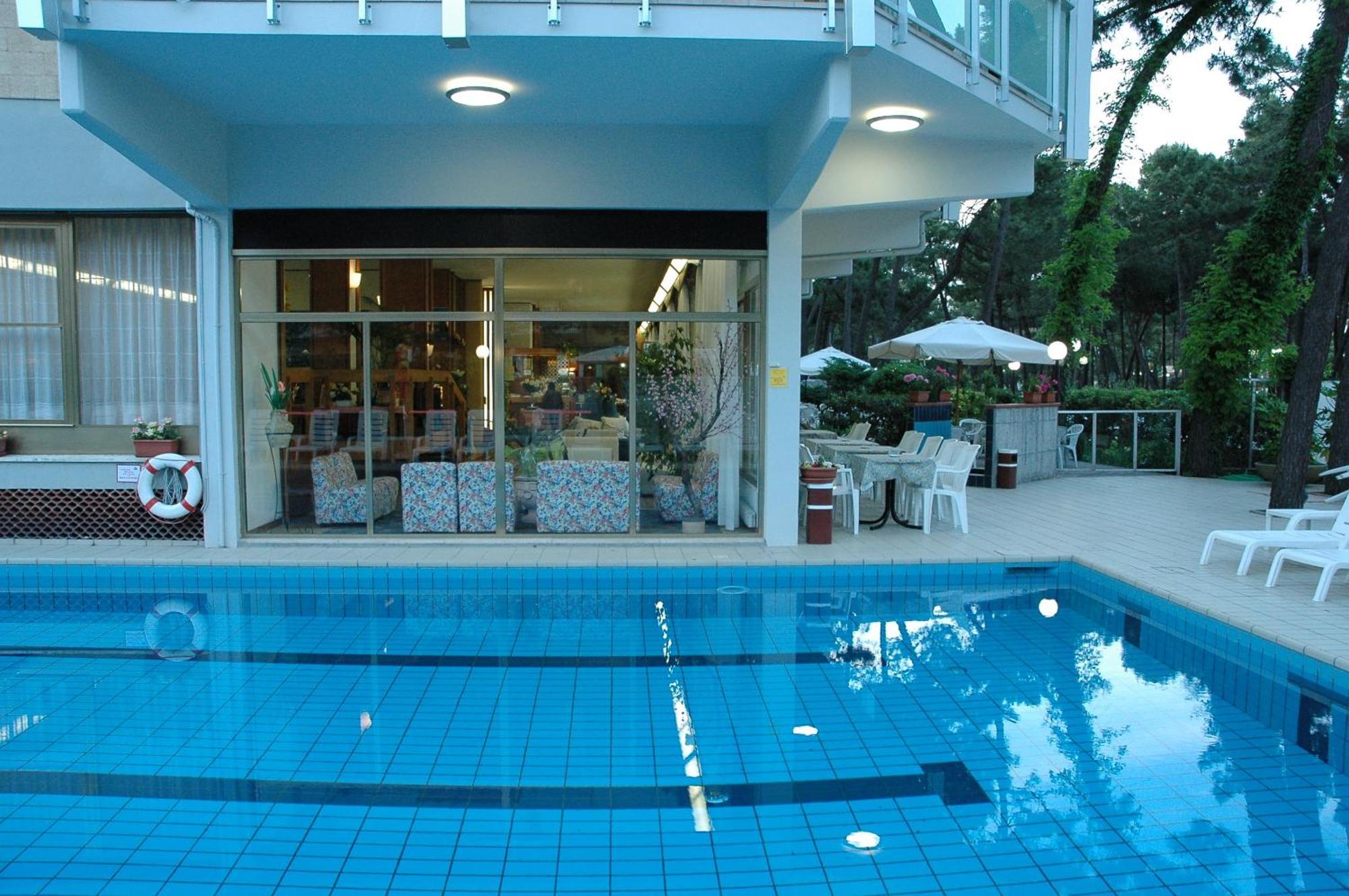 מילאנו מריטימה Hotel Sahara מראה חיצוני תמונה