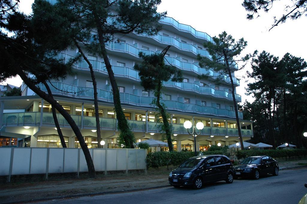 מילאנו מריטימה Hotel Sahara מראה חיצוני תמונה